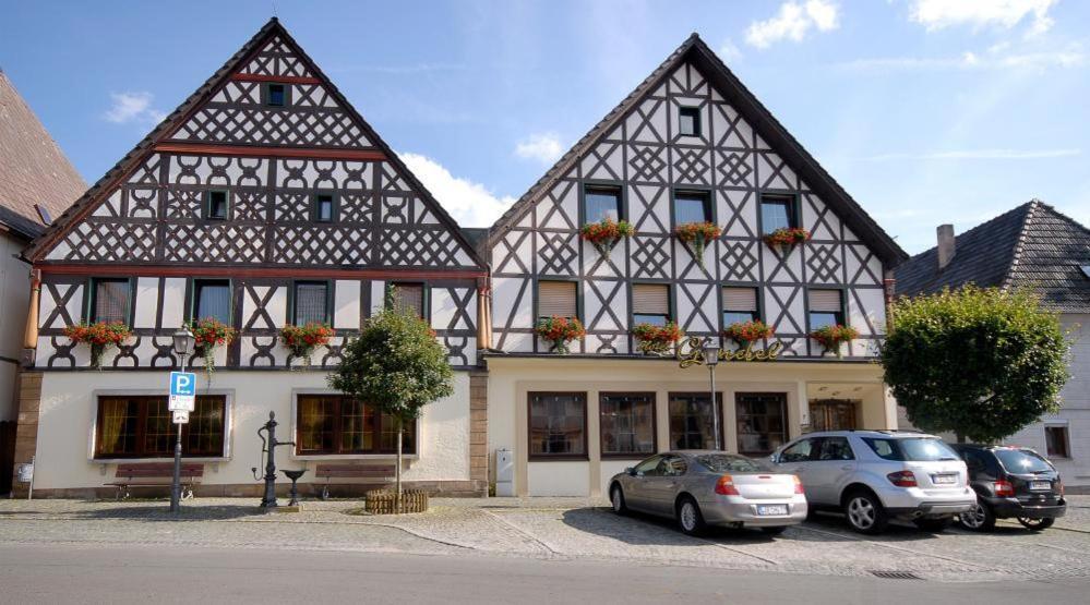 Hotel Gondel Altenkunstadt Eksteriør bilde