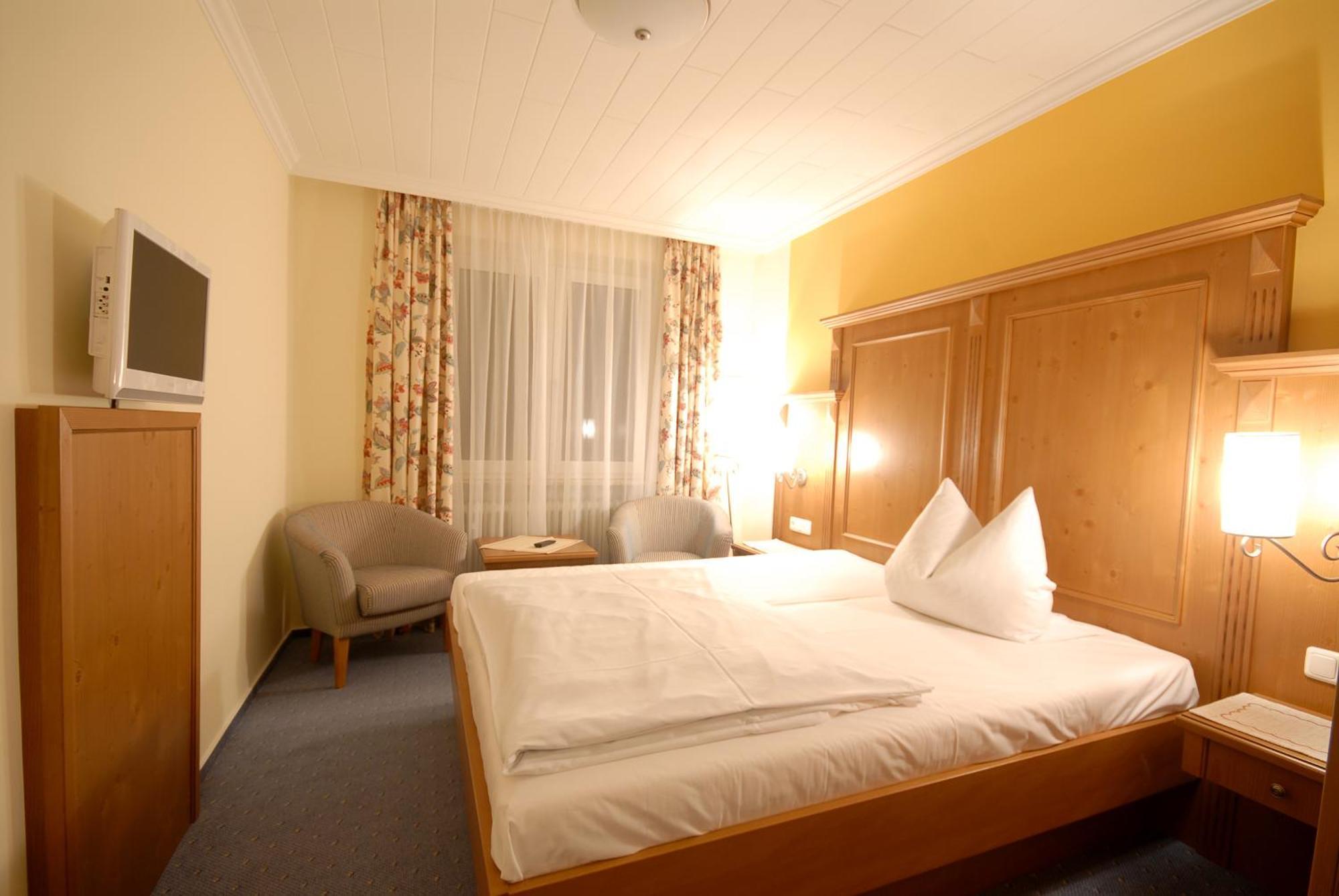 Hotel Gondel Altenkunstadt Eksteriør bilde