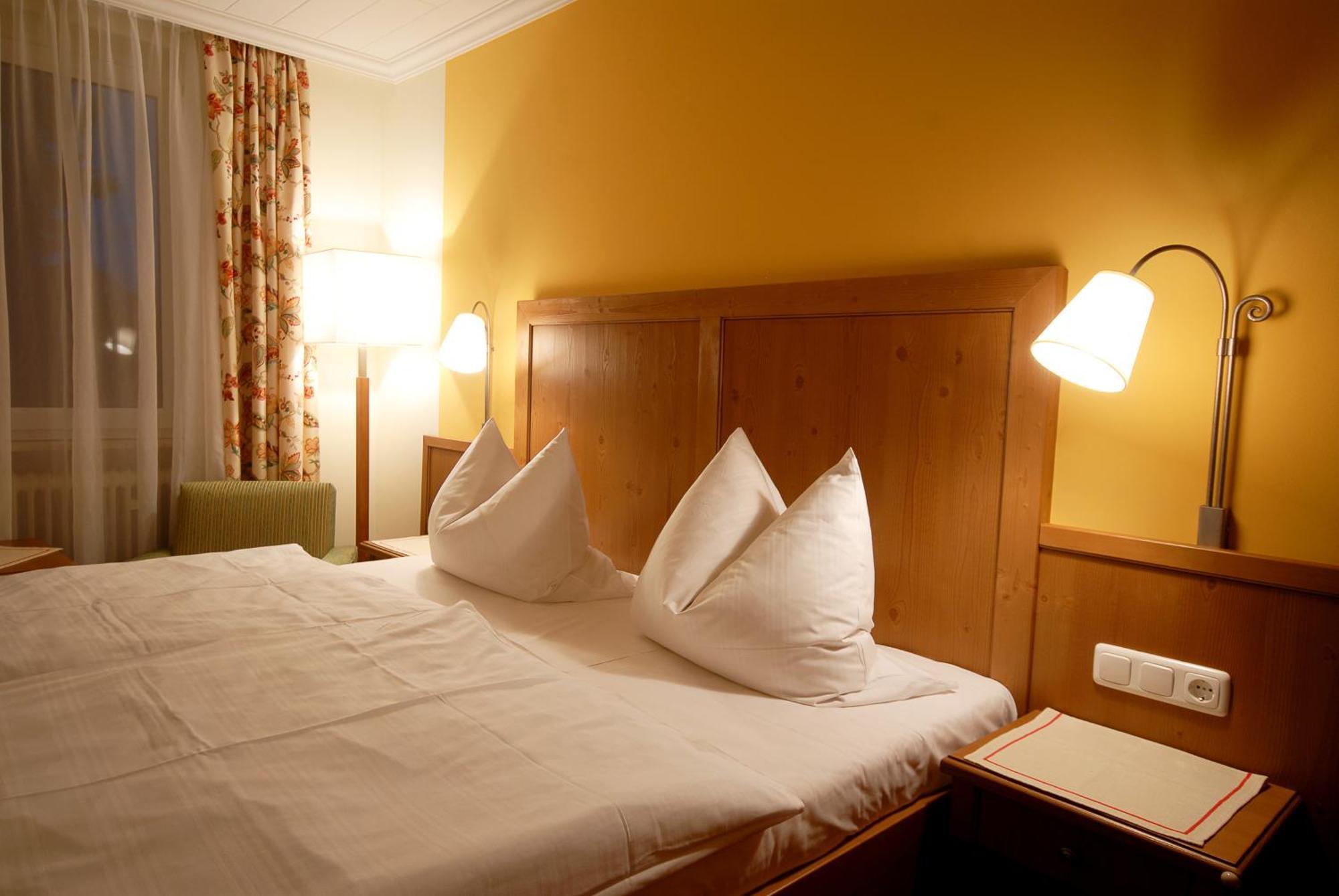 Hotel Gondel Altenkunstadt Eksteriør bilde