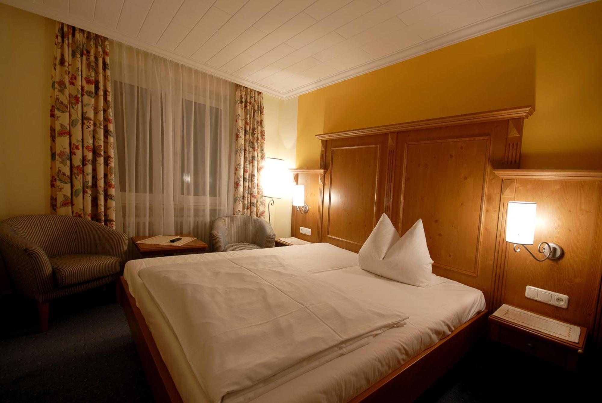 Hotel Gondel Altenkunstadt Eksteriør bilde