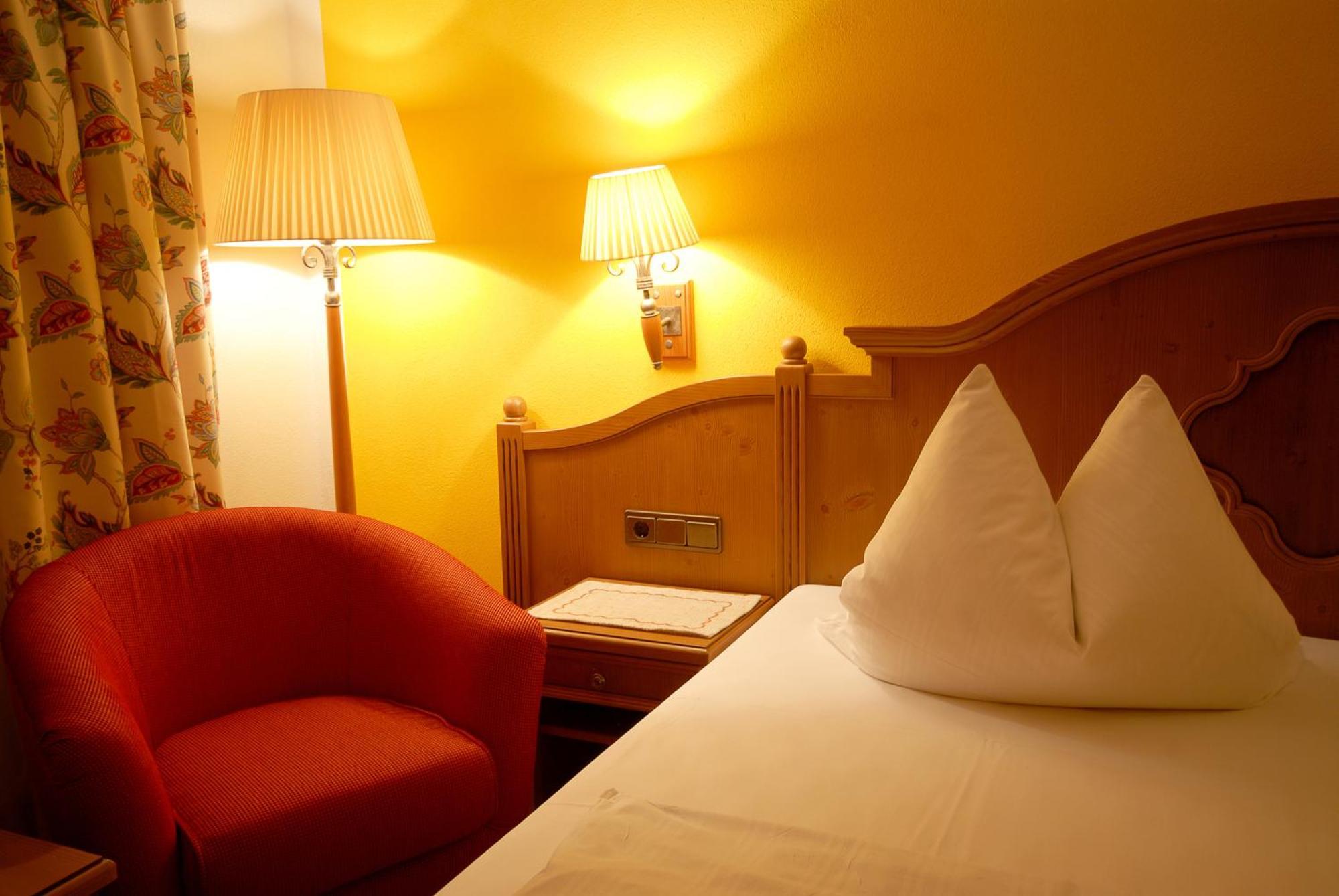 Hotel Gondel Altenkunstadt Eksteriør bilde
