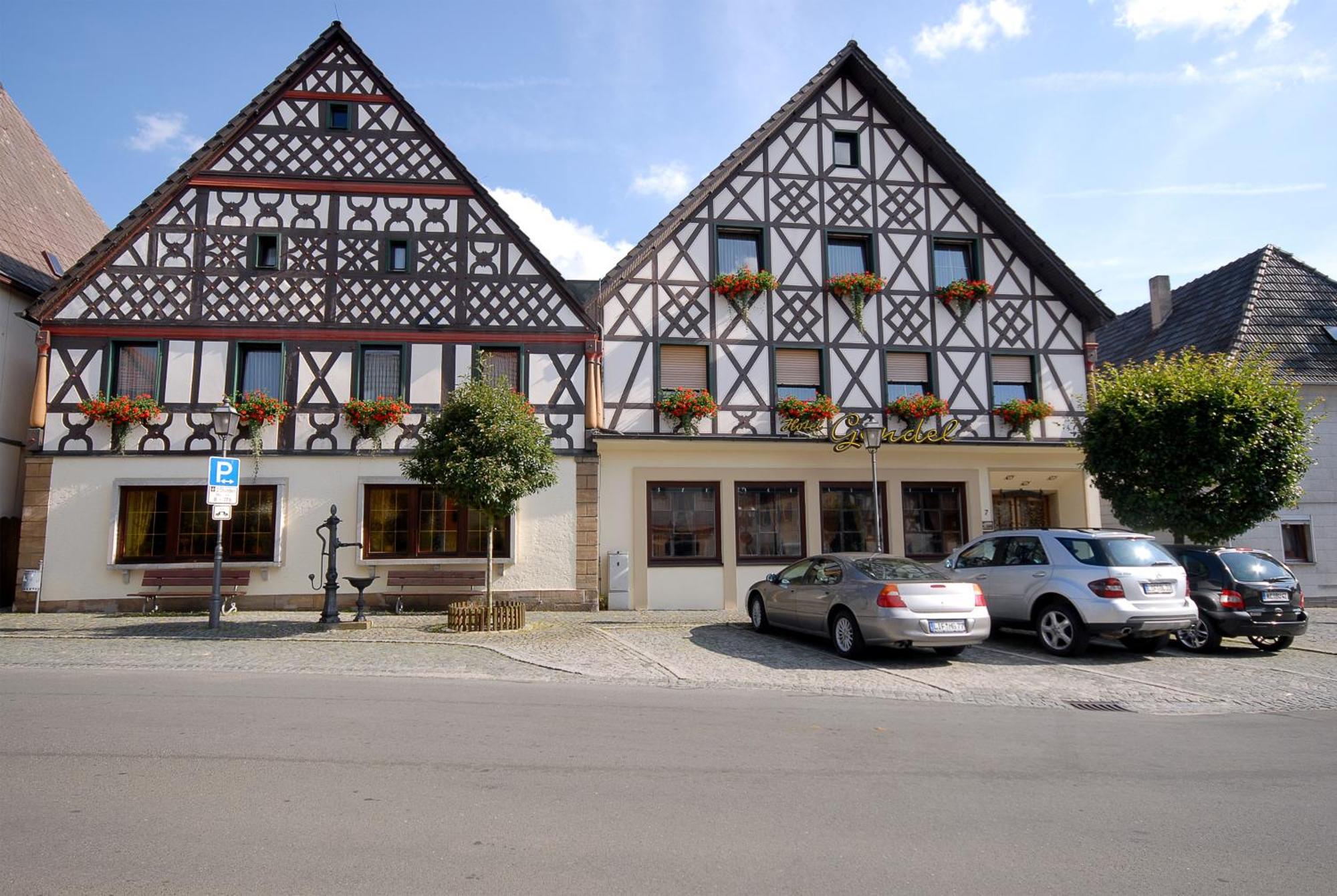 Hotel Gondel Altenkunstadt Eksteriør bilde